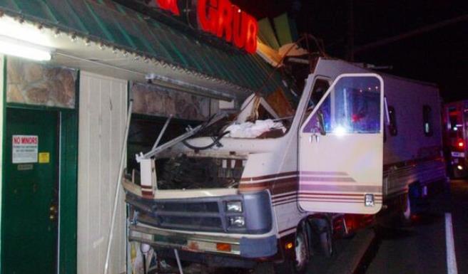 boring-motorhome-timber-tavern-crash.jpg