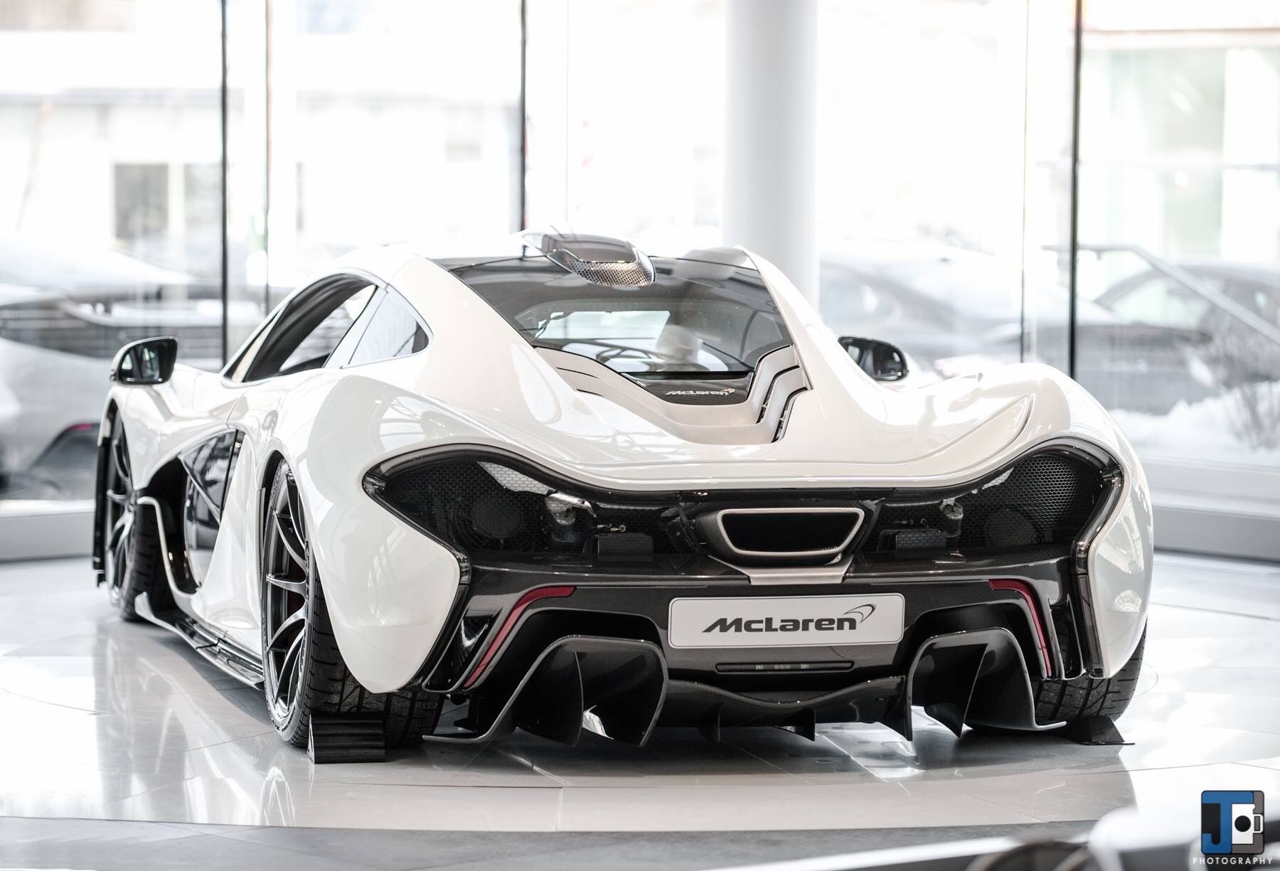 So you need a new desktop background how about the mclaren p1 in white
